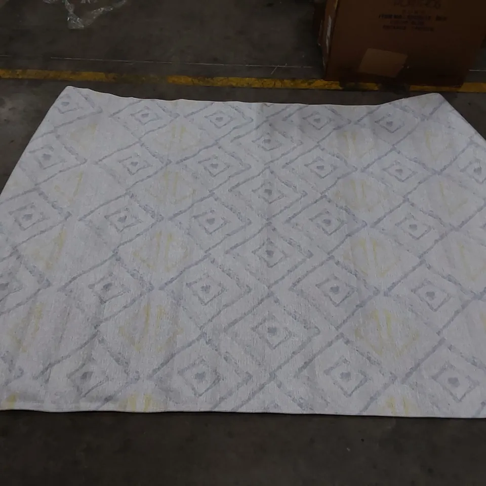 LAMAVOLA LINE RUG - YELLOW/GREY // SIZE: 160 X 230cm