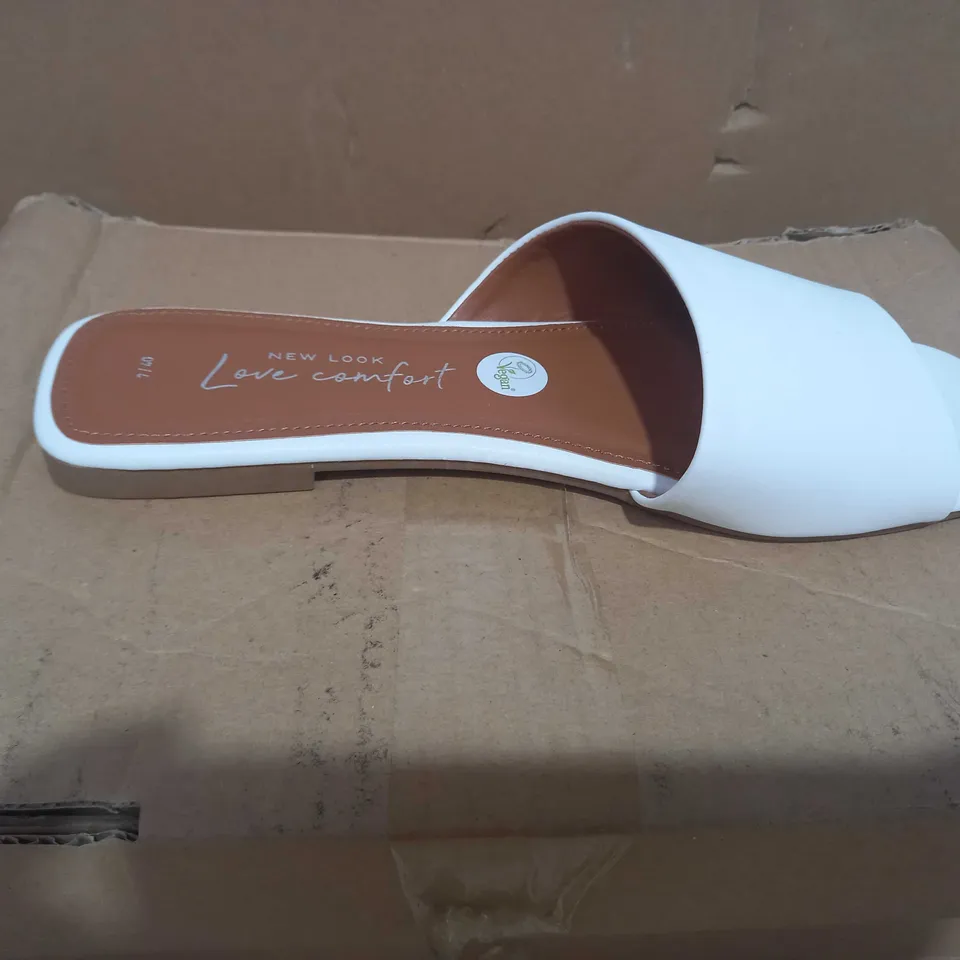 BOXED PAIR OF NEW LOOK SLIP ON SANDALS IN WHITE UK SIZE 7