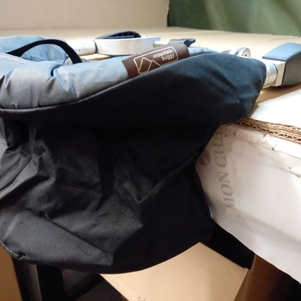 MOUNTAIN BUGGY BABY SEAT