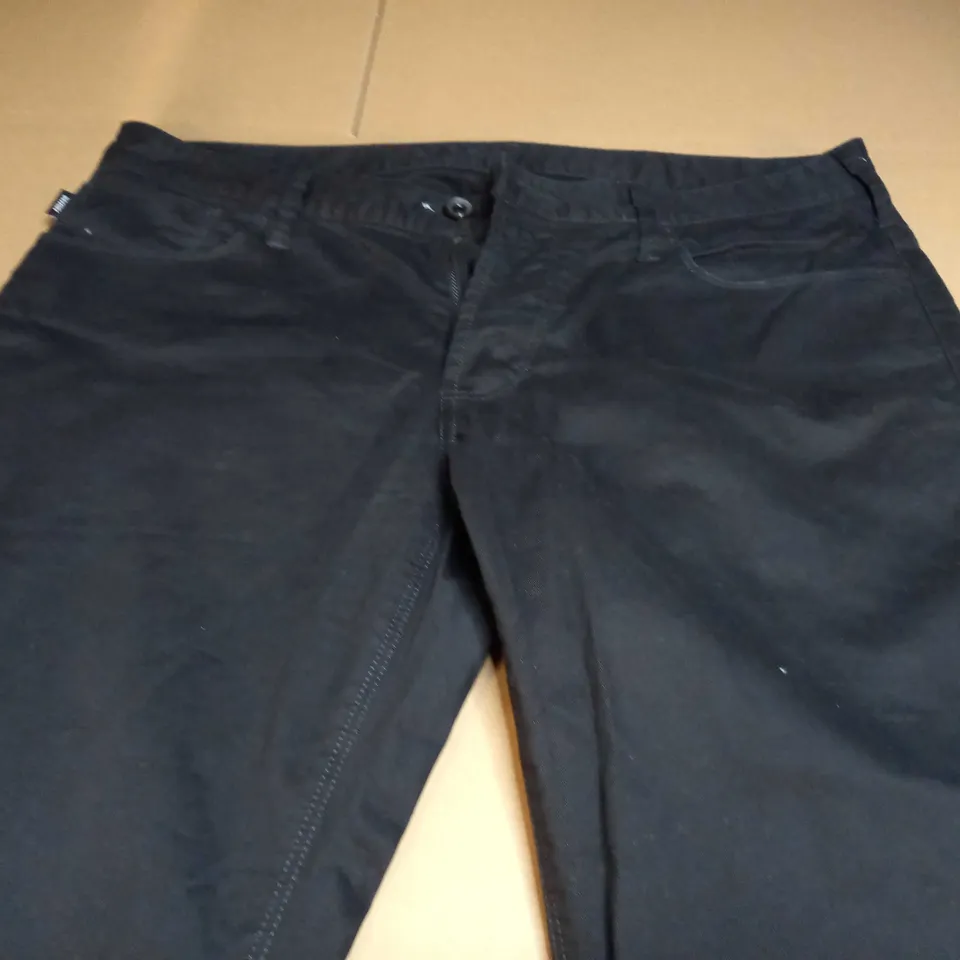 ARMANI STRAIGHT LEG JEANS IN BLACK - EU 33