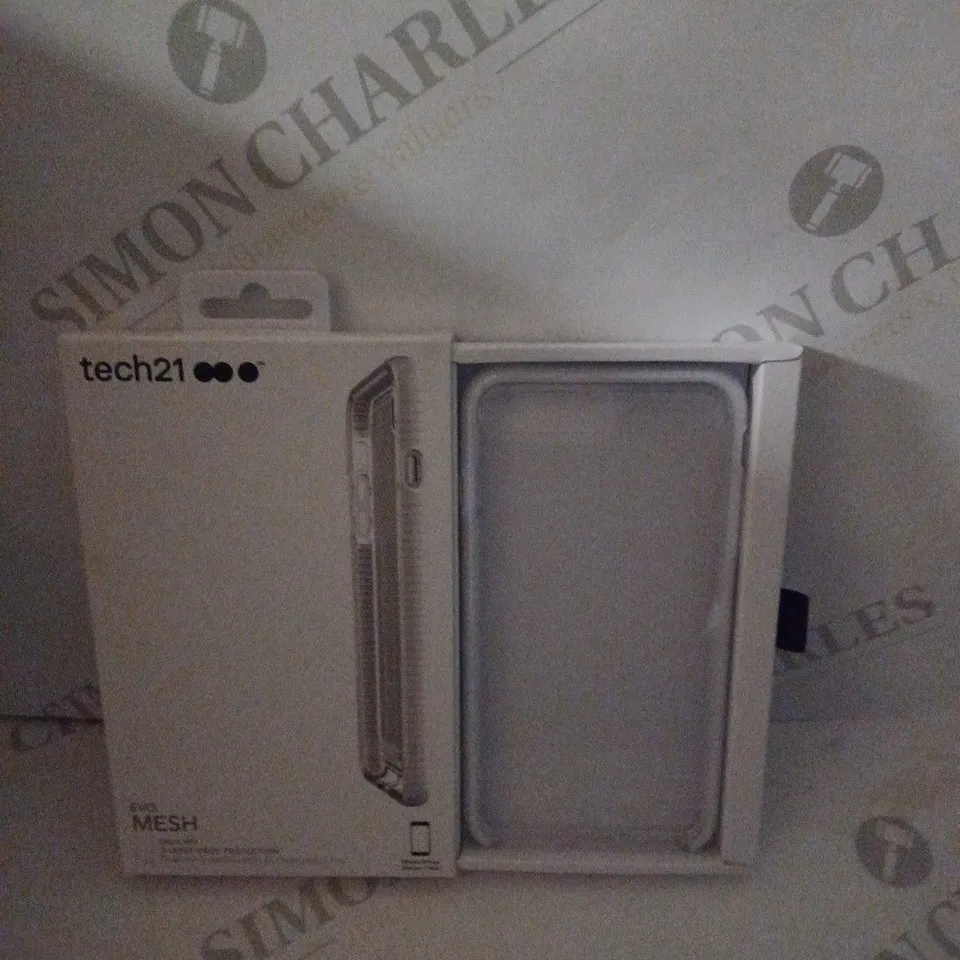APPROXIMATELY 79 BRAND NEW BOXED TECH21  IPHONE 8 PLUS / 7 PLUS MAX PHONE CASE
