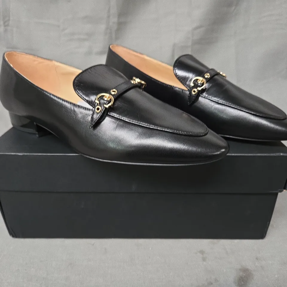 BOXED PAIR OF COACH ISABEL LEATHER POINTED TOE SHOES IN BLACK UK SIZE 6