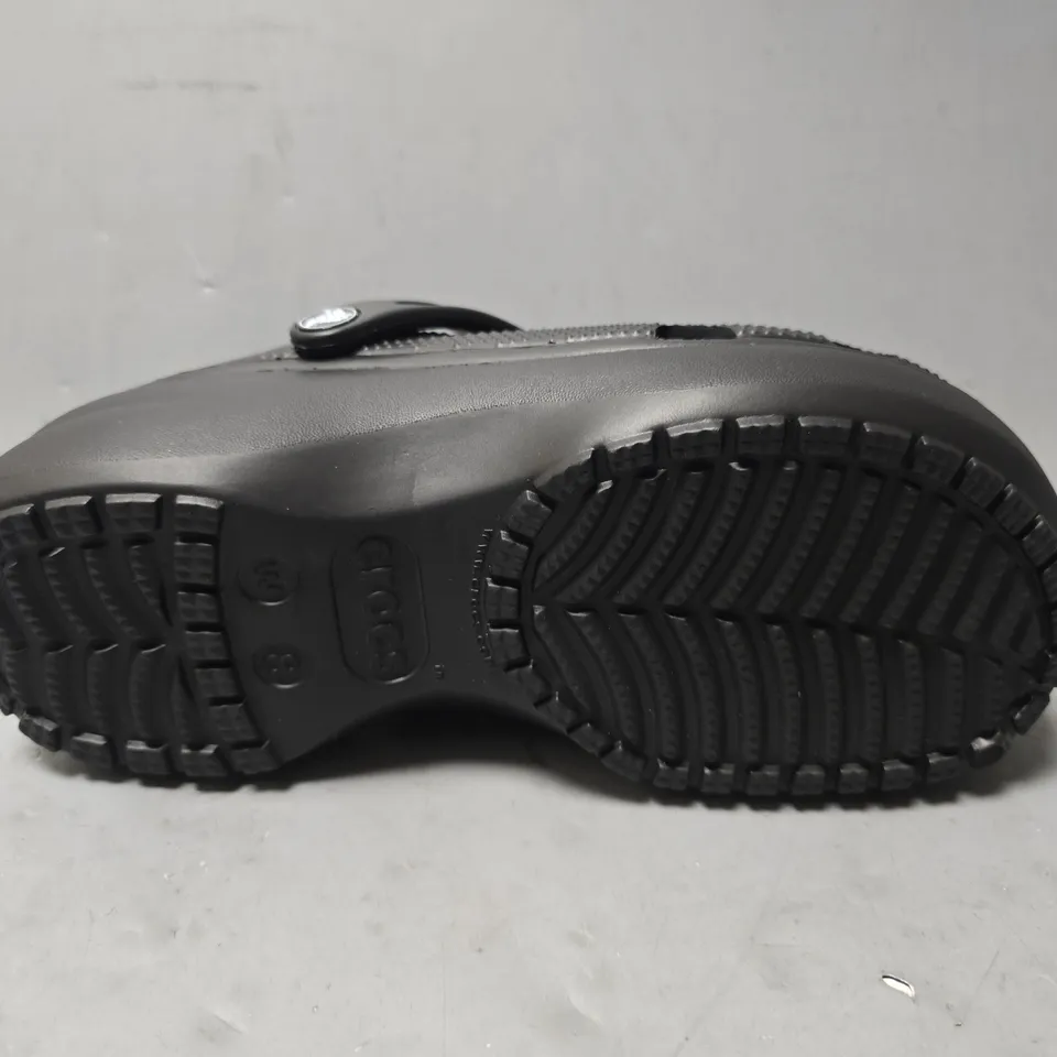 CROCS CLASSIC PLATFORM CLOG IN BLACK - UK 6 