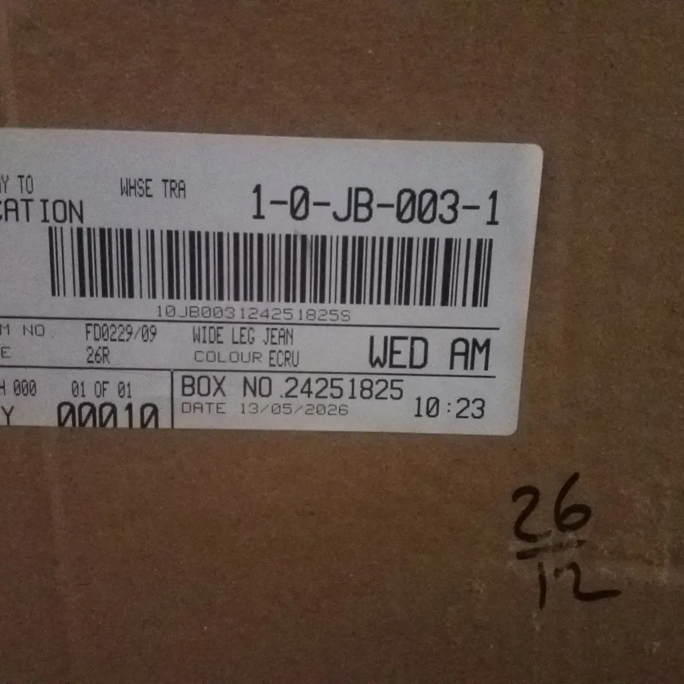BOX CONTAINING APPROXIMATELY 10 BRAND NEW SIMPLY BE ECRU WIDE LEG JEANS - SIZE 26R