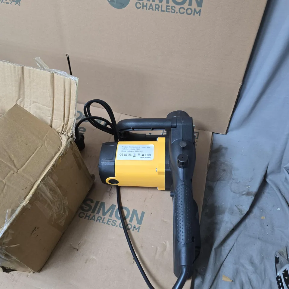 ELECTRIC CHAIN SAW – 220-240V, CORDED 