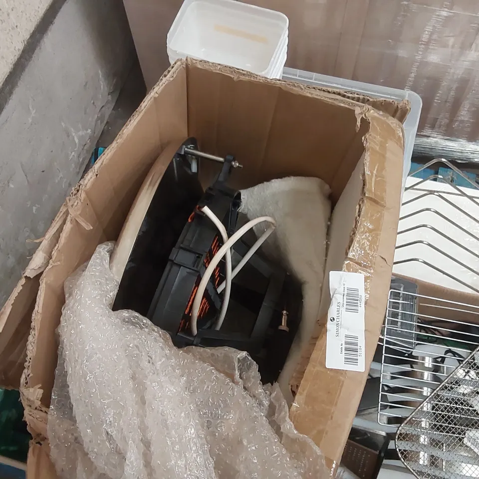 PALLET OF ASSORTED CATERING PARTS ECT