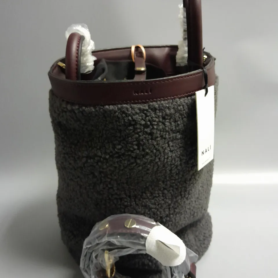 BRAND NEW BROWN PEPPER HANDBAGS NALI BLACK BUCKET BAG WITH GREY FAUX FUR