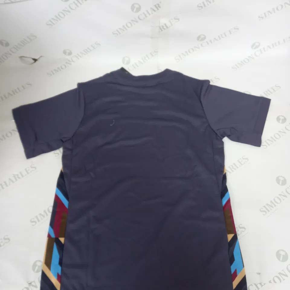ENGLAND FC AWAY SHIRT AND SHORTS SIZE 26