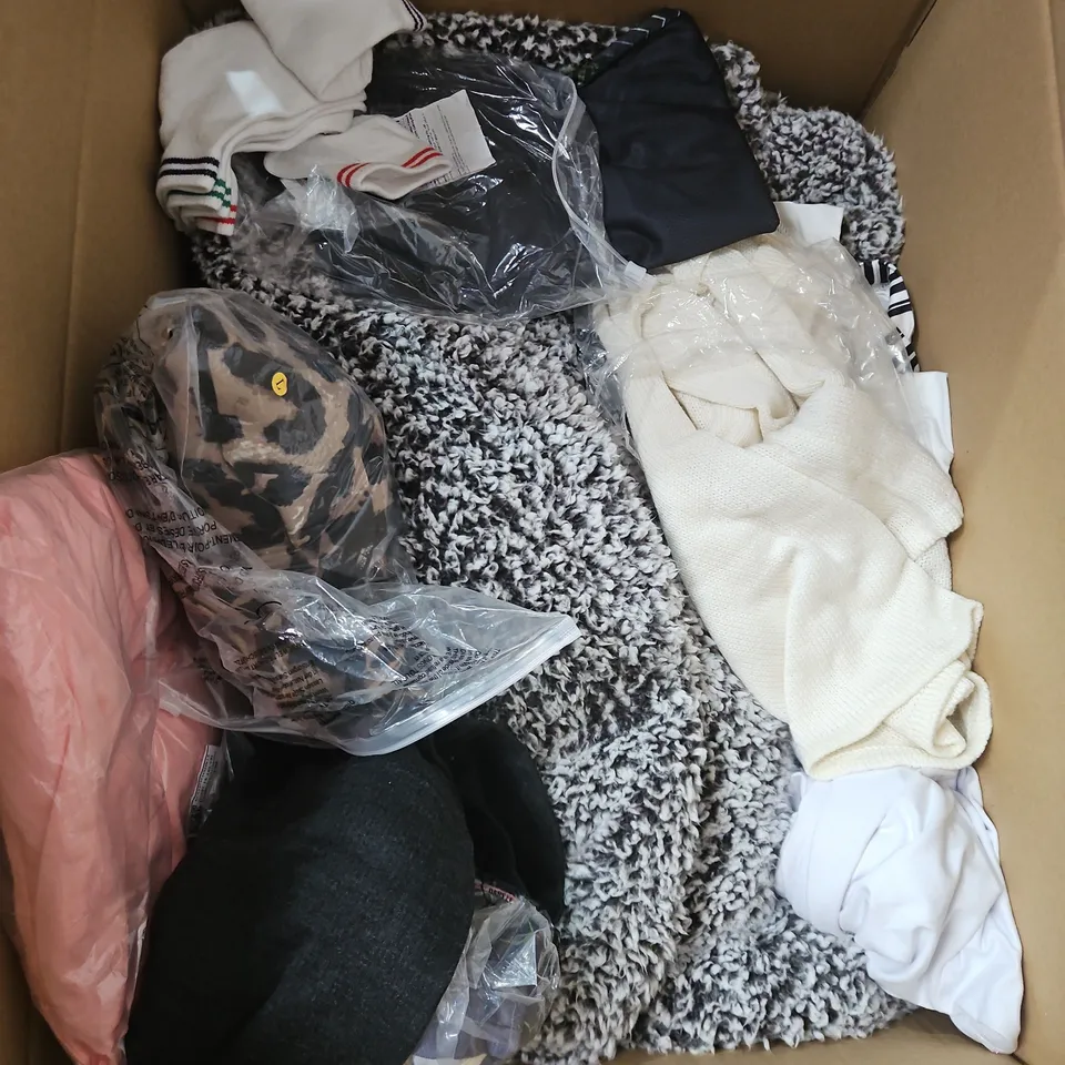 BOX OF APPROXIMATELY 20 ASSORTED CLOTHING ITEMS TO INCLUDE TROUSERS, SHORTS, BAG, ETC