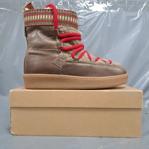 BOXED PAIR OF PENELOPE CHILVERS COSMOS FLEECE BOOTS IN BROWN SIZE EU 41