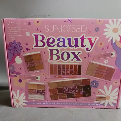 SUNKISSED NATURALLY BRONZED BEAUTY BOX