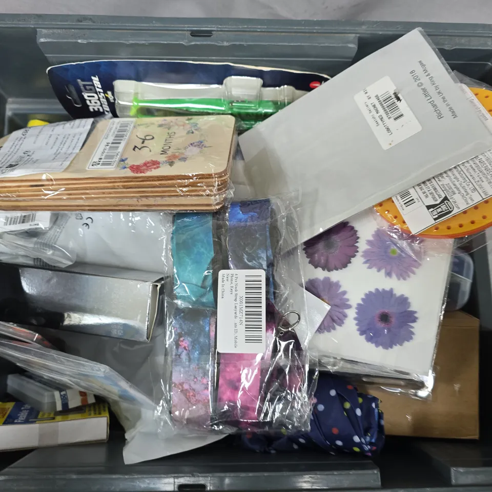 APPROXIMATELY 15 ASSORTED HOUSEHOLD ITEMS TO INCLUDE BIOQORE ULTRASONIC CLEANER, PAPER MATE PENS, 360GT COASTAL STORM, ETC