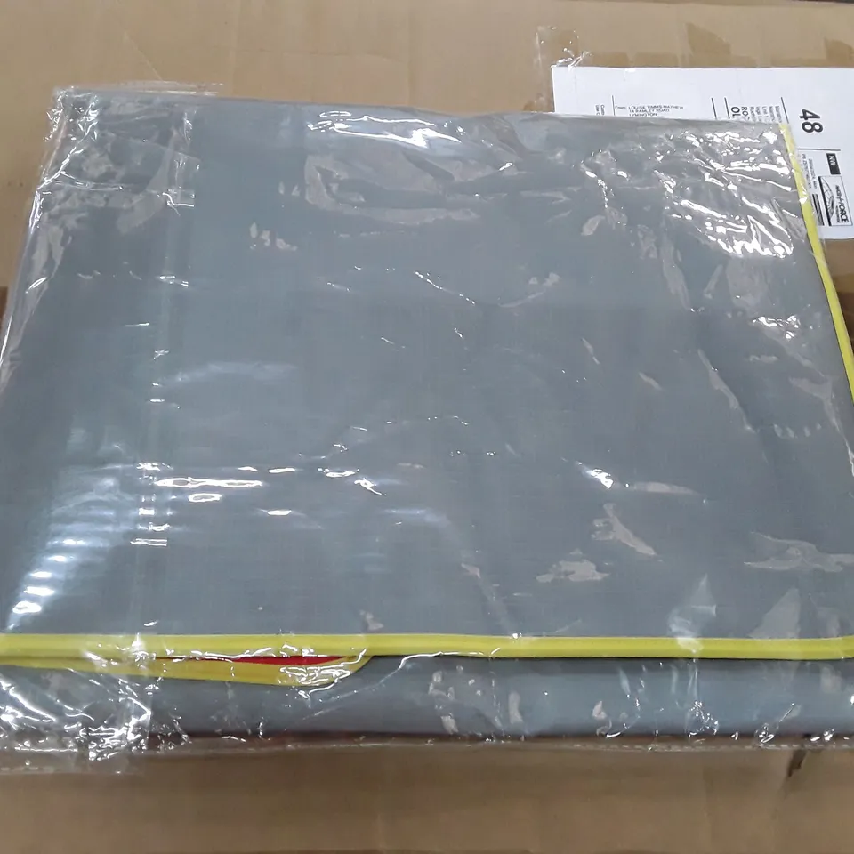 BOX CONTAINING APPROXIMATELY 20 PIANO DANCE MATS