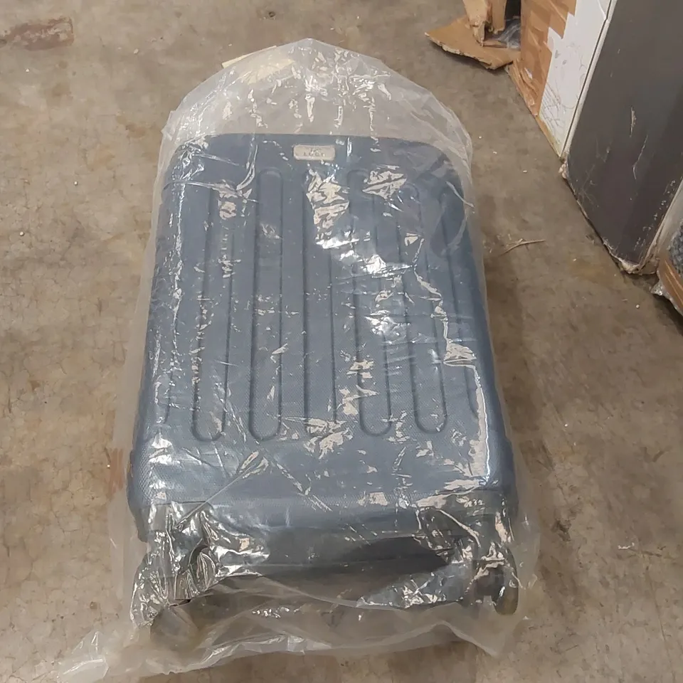 BAGGED LUGG LIGHTWEIGHT TRAVEL SUITCASE 