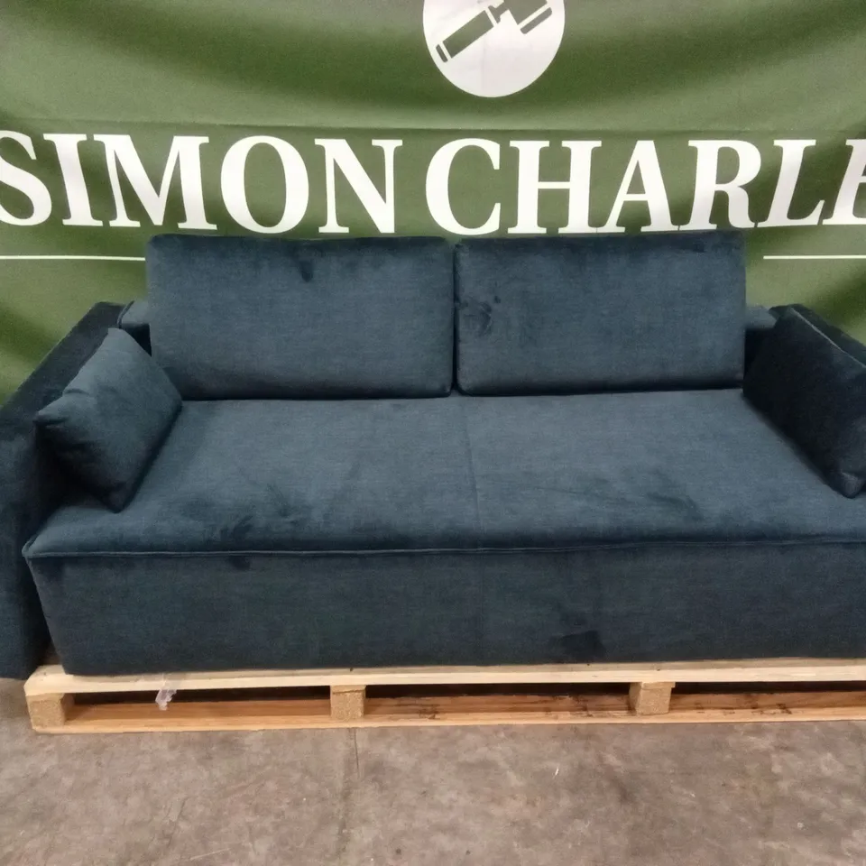 QUALITY DESIGNER ITALIAN MADE SORAGGIO 3 SEATER FABRIC SOFA BED