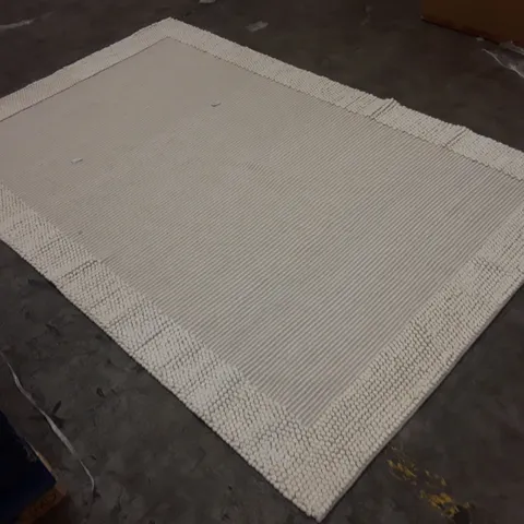 QUALITY DESIGNER AREA RUG APPROXIMATELY 200×290CM