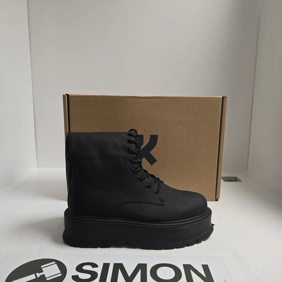 KOI BLACK LEATHER COMBAT BOOTS, THICK RUBBER SOLE SIZE UK 10