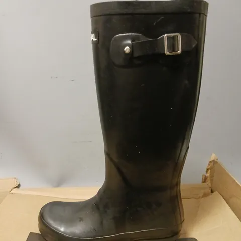 BOXED FESTIVAL WELLIE BOOTS, BLACK - UK SIZE 5