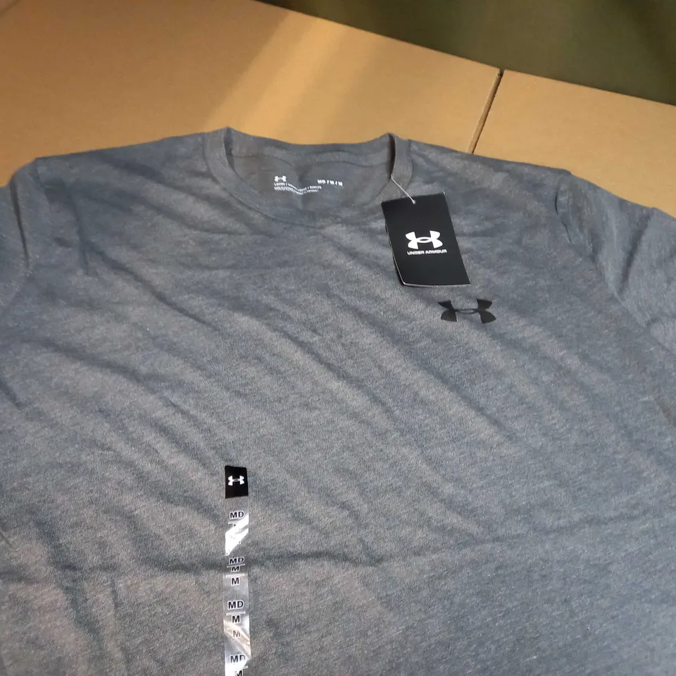 UNDER ARMOUR DARK GREY FITNESS TOP - MEDIUM