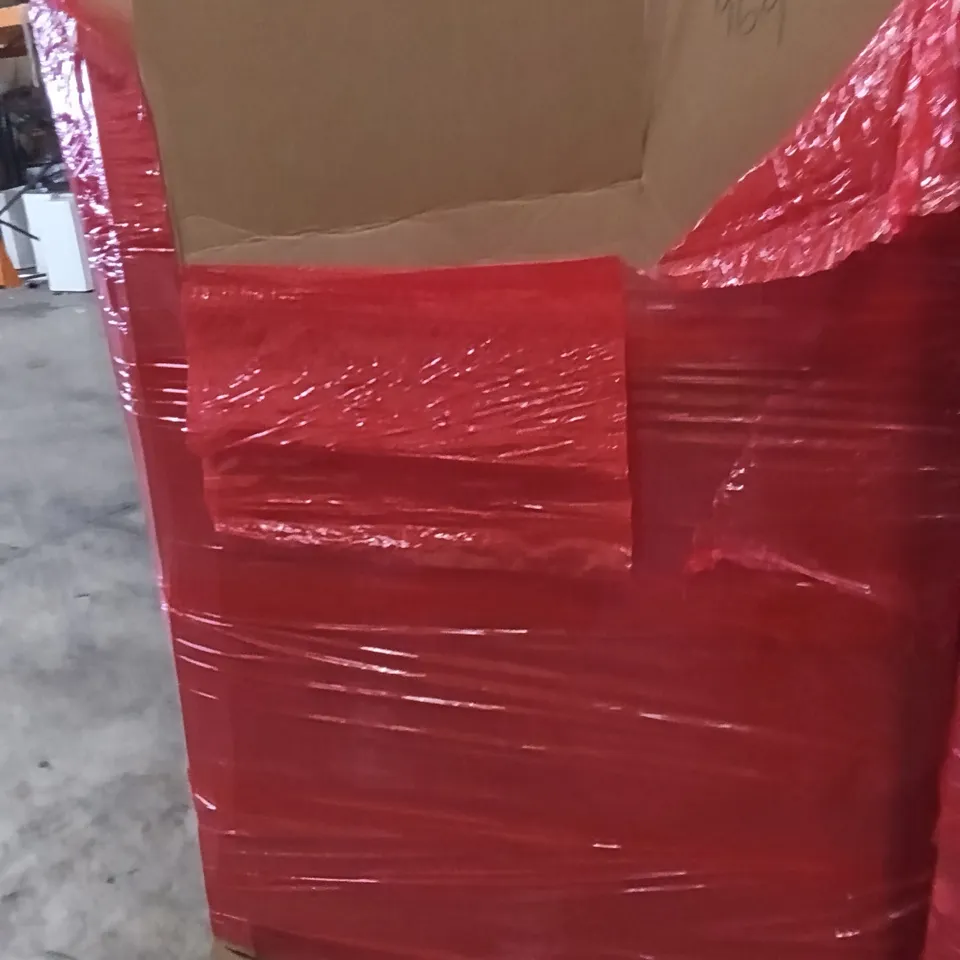 PALLET OF ASSORTED ITEMS INCLUDING - WORLD MAP GAMING MOUSE MAT, LAPTOP DESK MOUNT