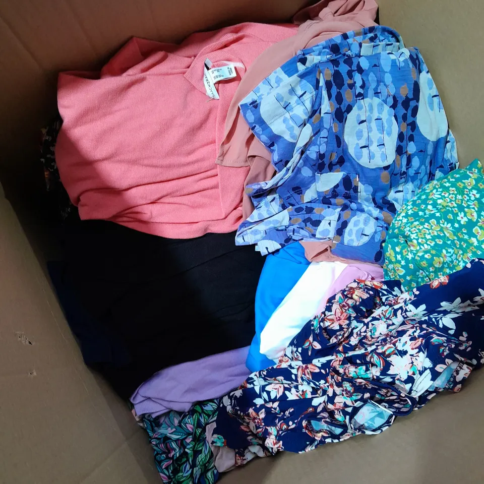 LARGE BOX OF ASSORTED CLOTHING ITEMS ALL IN DIFFRENT COLOURS AND SIZES