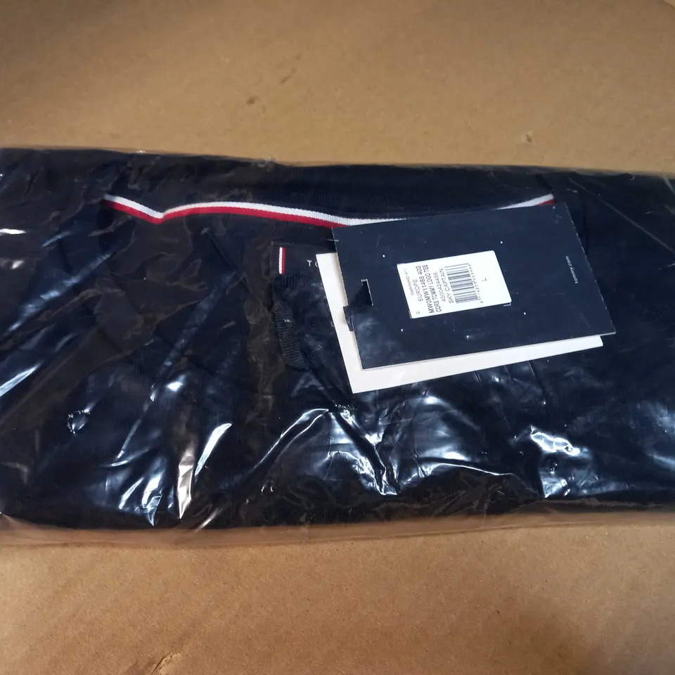 PACKAGED TOMMY HILFIGER LOGO TEE - LARGE