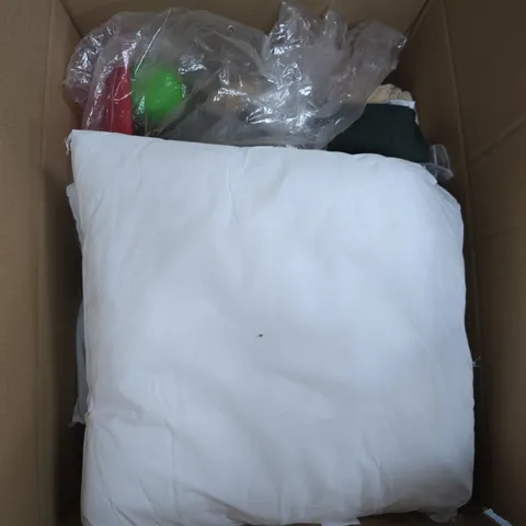 LARGE BOX OF APPROX 12 ASSORTED HOUSEHOLD ITEMS