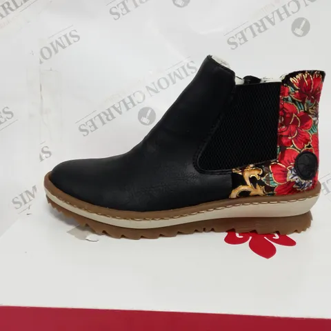 BOXED RIEKER CHELSEA BOOTS, NAVY - SIZE 4