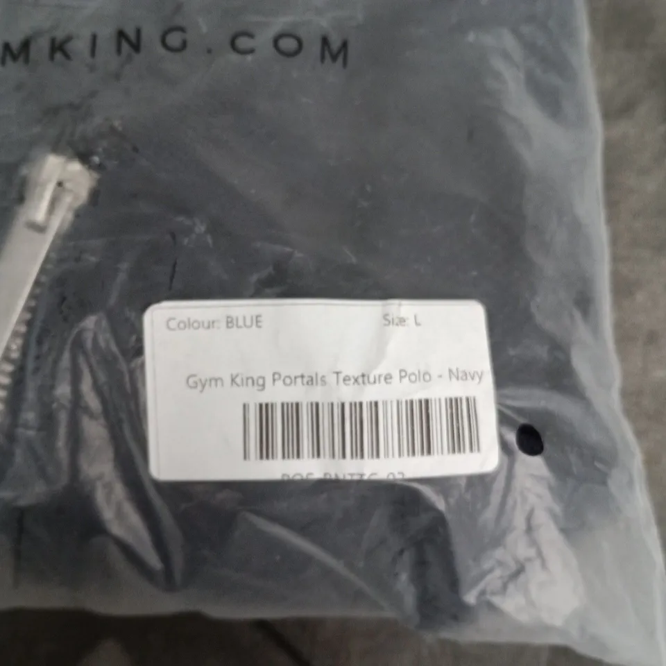 BAGGED GYM KING PORTALS TEXTURE POLO SHIRT – NAVY, SIZE L