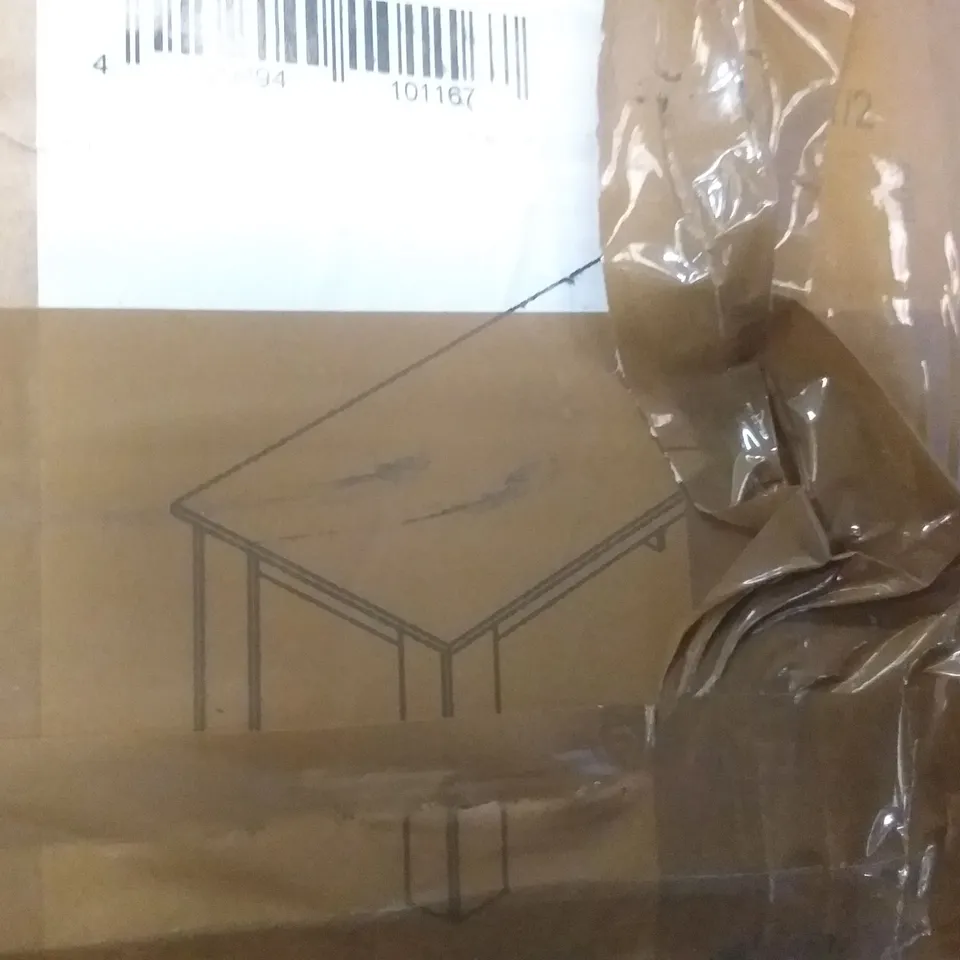 BOXED LYSTRA DINING TABLE