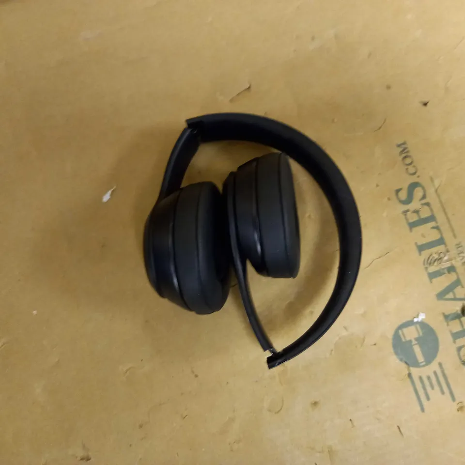 BEATS BLACK HEADPHONES