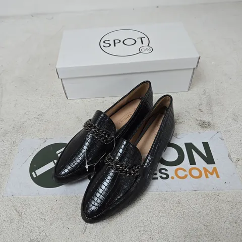 SPOT ON LADIES CROC PU LOAFERS - BLACK, CHAIN DETAIL, UK 3 - BOXED