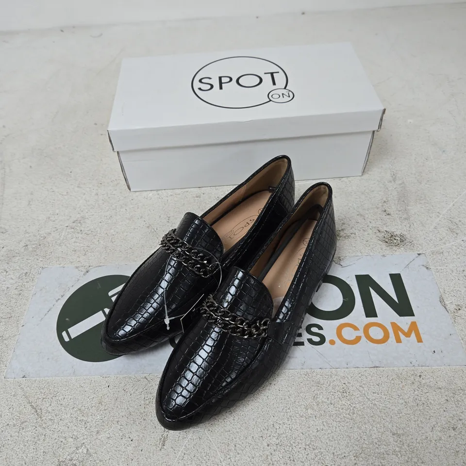 SPOT ON LADIES CROC PU LOAFERS - BLACK, CHAIN DETAIL, UK 3 - BOXED