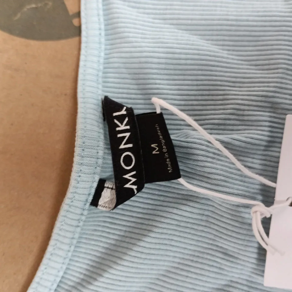MONKI LIGHT BLUE RIBBED SHORT-SLEEVE TOP, SIZE M
