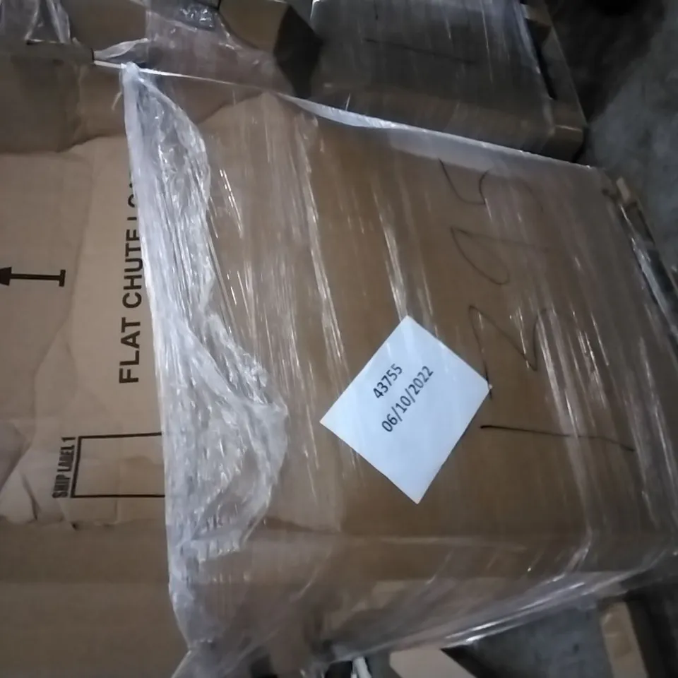 PALLET OF ASSORTED ITEMS INCLUDING ATLANTIC COOLER, ACCSTORE DRYING RACK, PIPISHELL TOILET SEAT, TINY BREAK CHAIR PAD, THE ASTONISHINGLY COMFORTABLE CUSHION
