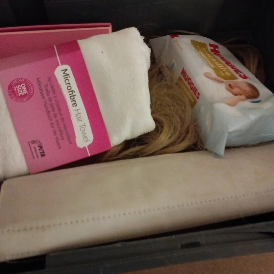 APPROXIMATELY 7 ASSORTED HEALTH & BEAUTY PRODUCTS TO INCLUDE WIGLETS TOPPER, HUGGIES WIPES, HAIR TOWEL, ETC