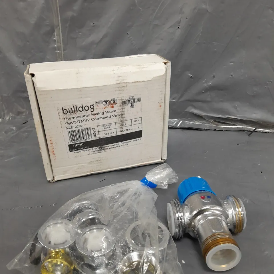 BOXED PEGLER YORKSHIRE BULLDOG TMV3/2 MIXING VALVE 22MM