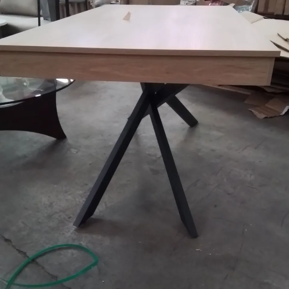 OAK WOOD DINING TABLE