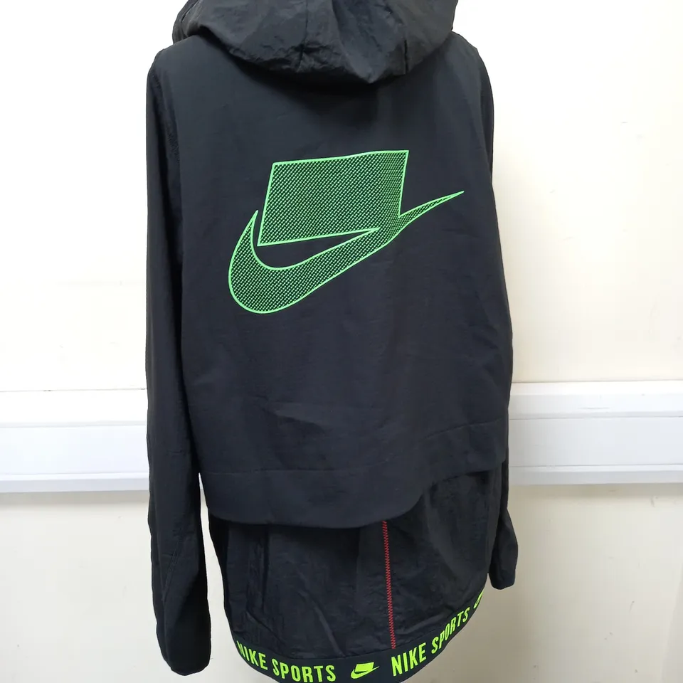 NIKE DRI-FIT LIGHTWEIGHT JACKET