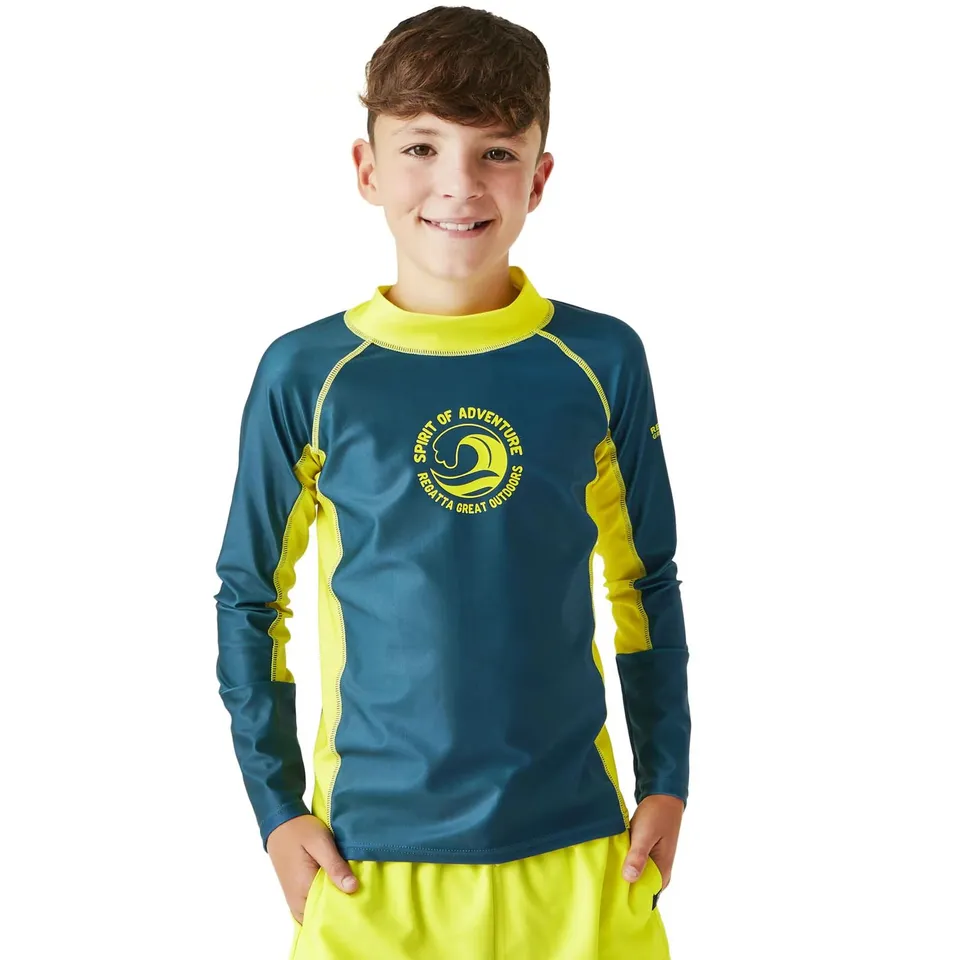 BRAND NEW REGATTA KIDS HOKU II LONG SLEEVE UV PROTECT RASH VEST IN MOROCCAN BLUE/LIME SIZE 3-4 YEARS