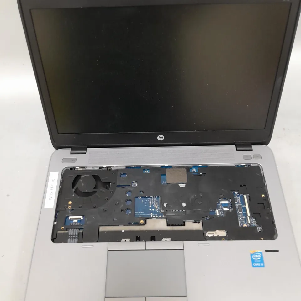 HP 840 LAPTOP 