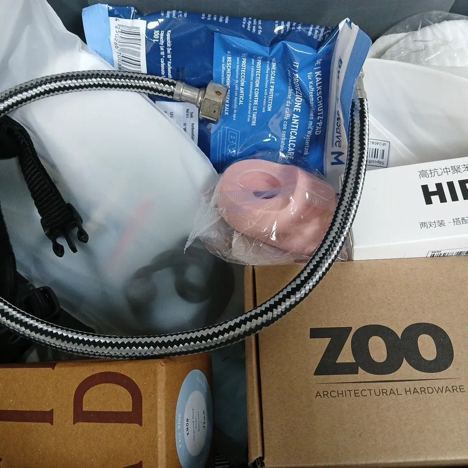 APPROXIMATELY 10 ASSORTED ITEMS TO INCLUDE - P02 CAT BALL , CT1 ADHESIVE , PALE BLUE KNOB LACQUERED WOOD ETC