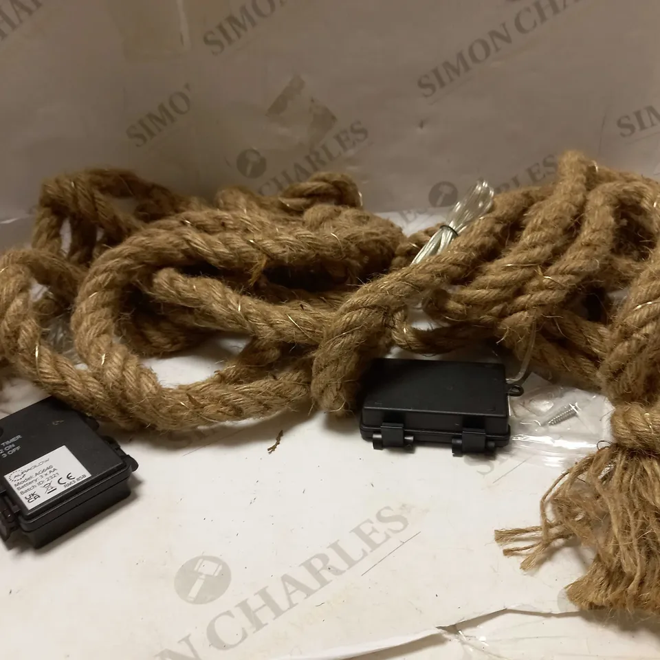 AURAGLOW SET OF BATTERY OPERATED 4.5M ROPE LIGHTS WITH TIMER