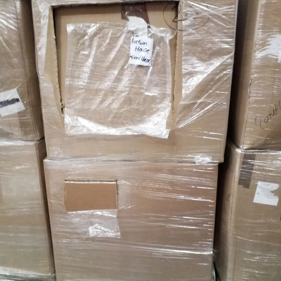 PALLET OF 2 BOXES CONTAINING ASSORTED PILLOWS & CUSHIONS