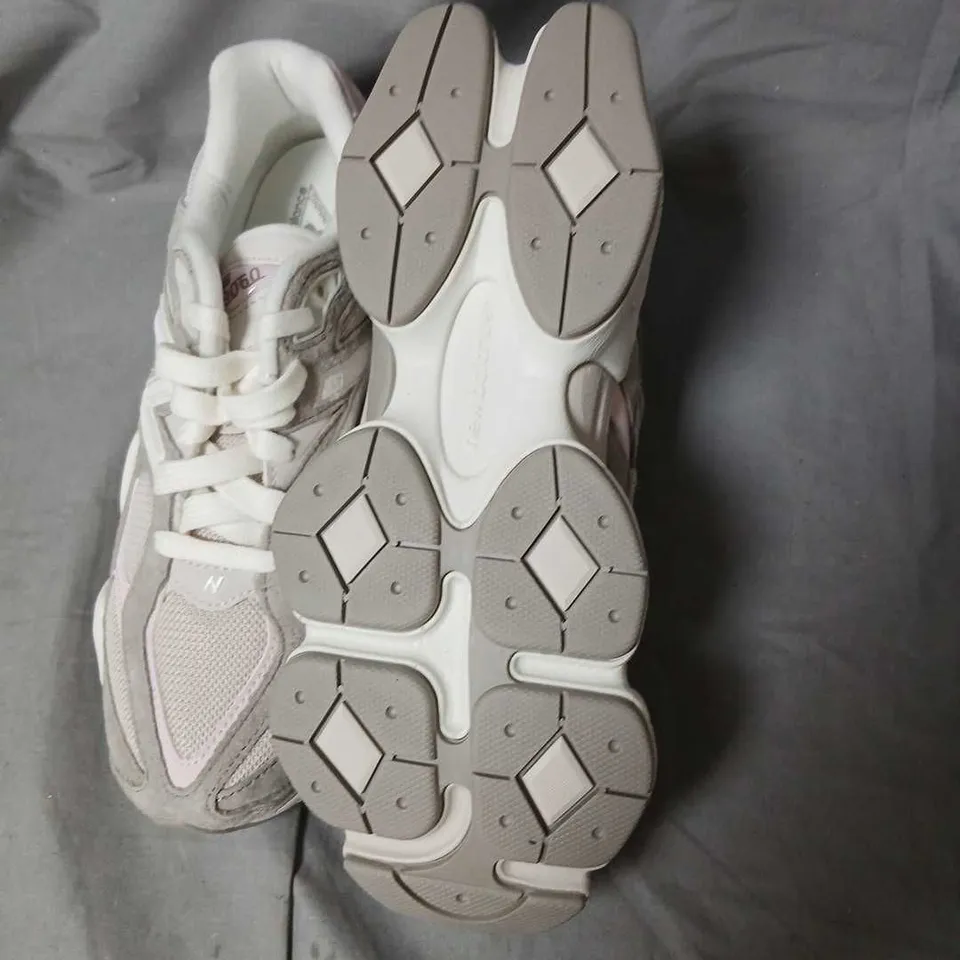 NEW BALANCE 9060 SNEAKERS – PALE PINK/GRAY SIZE 6