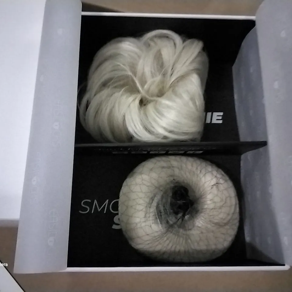 PALLET OF APPROXIMATELY 334 BOXED EASILOCKS SET OF SCRUNCHIES - ICE BLONDE