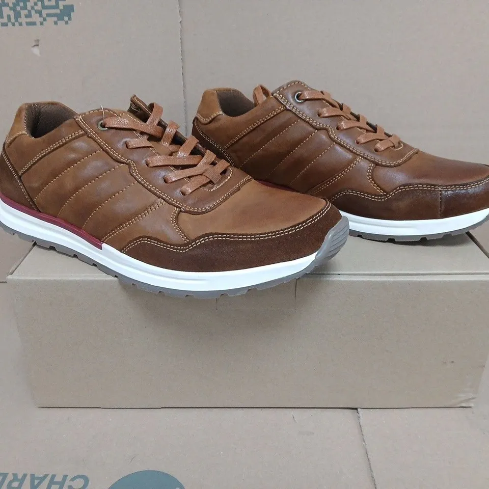 BOXED PAIR OF THOMAS BLUNT SHOES IN BROWN SIZE EU 42