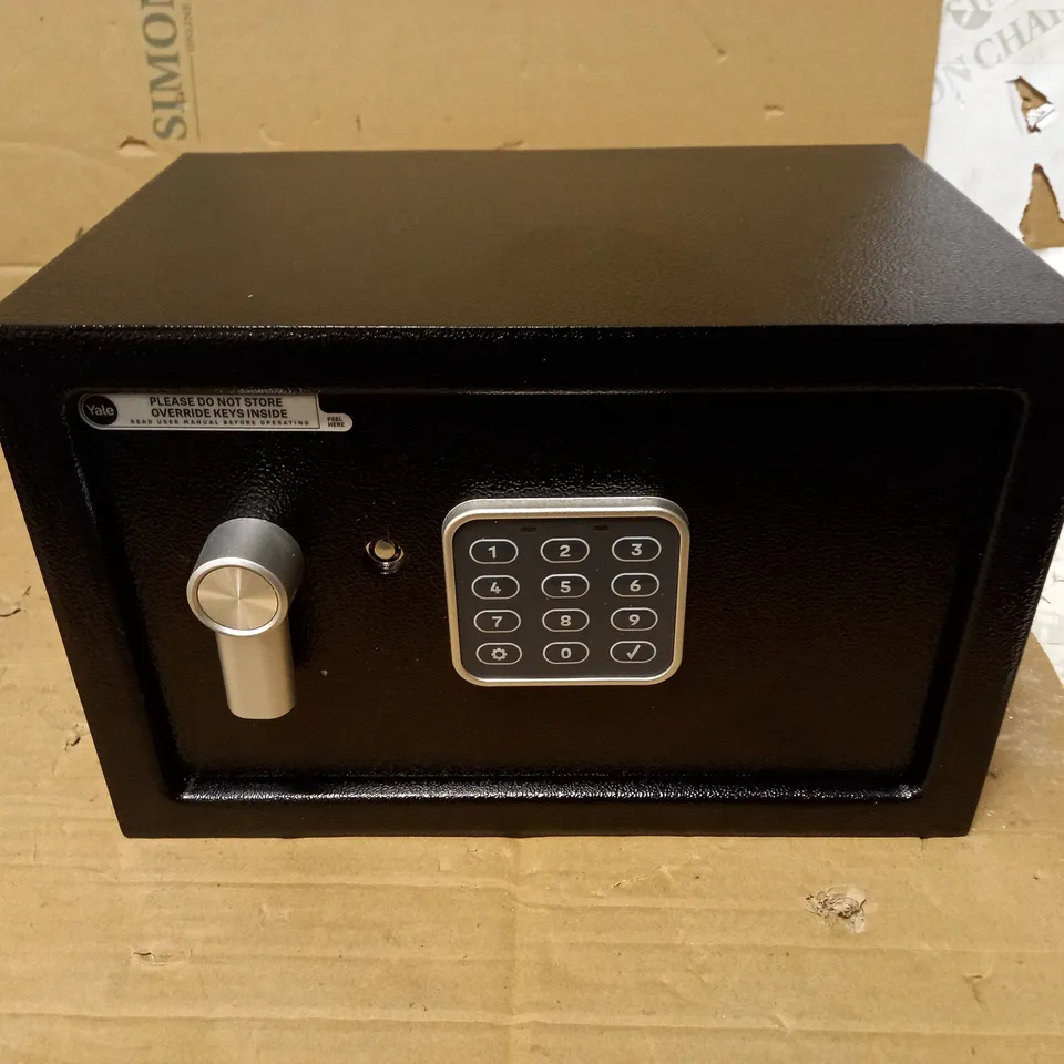 YALE SMALL ELECTRONIC SAFE 