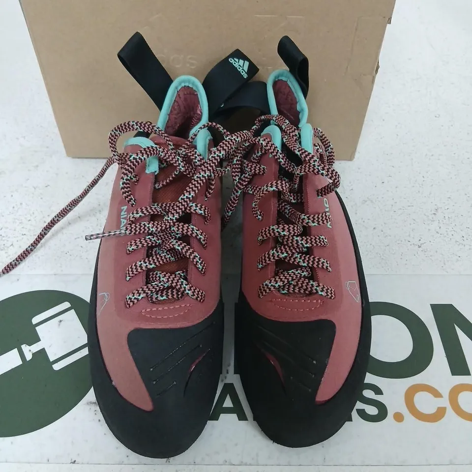 FIVE TEN NIAD LACE W WOMEN’S CLIMBING SHOES – UK 5