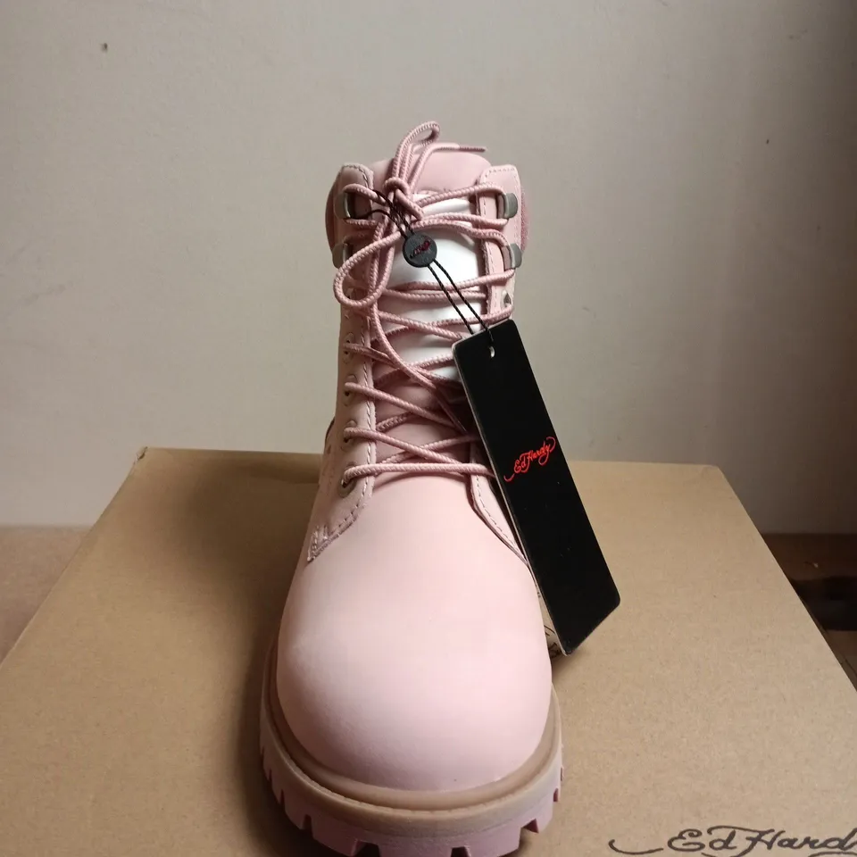 BOXED PAIR OF ED HARDY WOMEN'S WORKER BOOTS – PINK, UK 7 (EU 40)